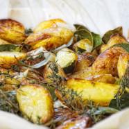 New Potatoes with fresh Thyme, Bay Leaf and fresh Garlic